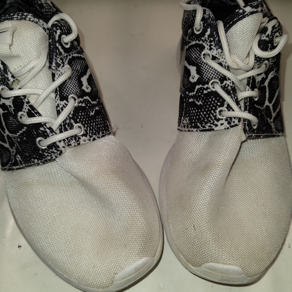 Nike Roche Run Running Shoes Women - Picture 10 of 12